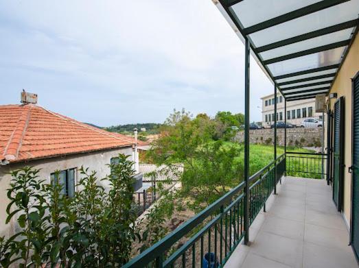 Christos Appartments Lazarata Экстерьер фото
