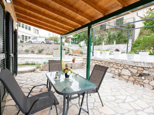 Christos Appartments Lazarata Экстерьер фото